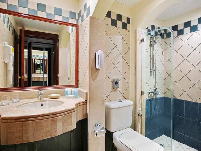фото отеля DoubleTree by Hilton Sharks Bay Resort изображение №77