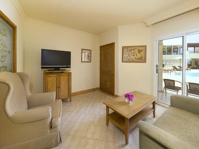 фотографии DoubleTree by Hilton Sharks Bay Resort изображение №56