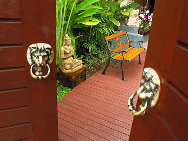 фото отеля Kamala Beachfront изображение №21