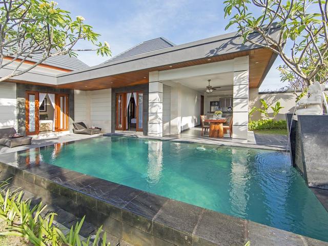 фото отеля The Banyumas Suite Villa Legian изображение №1