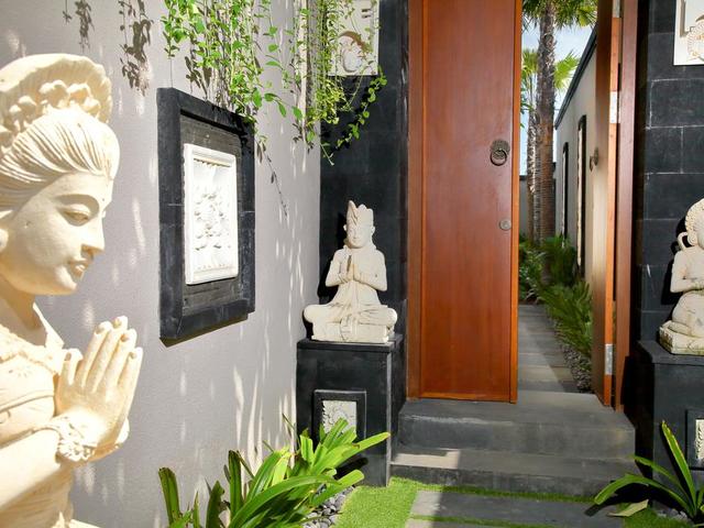 фото The Banyumas Suite Villa Legian изображение №50