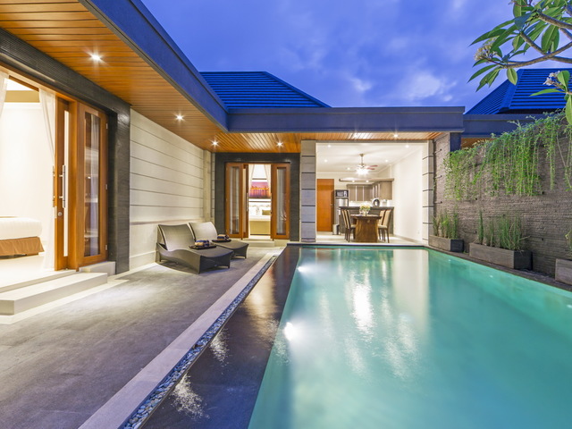 фото The Banyumas Suite Villa Legian изображение №30