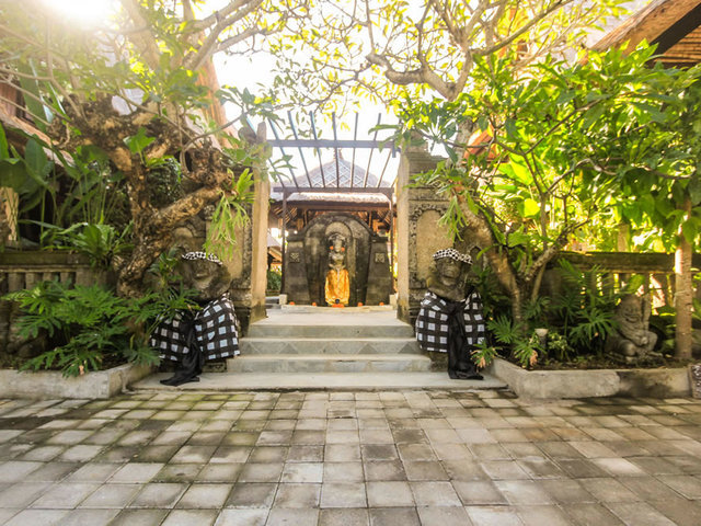 фотографии отеля Radiant Jepun Villa изображение №3