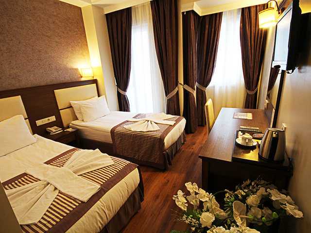 фотографии отеля Aristocrat Hotel изображение №19