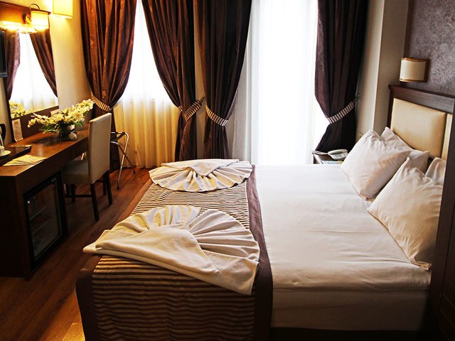 фото Aristocrat Hotel изображение №6