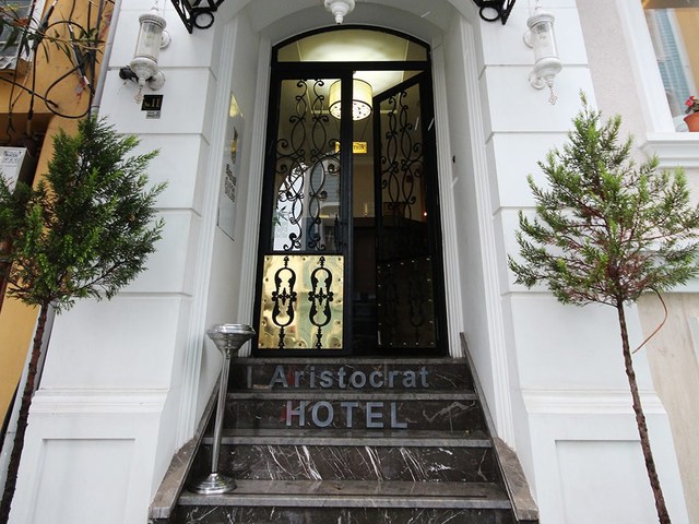 фото Aristocrat Hotel изображение №2