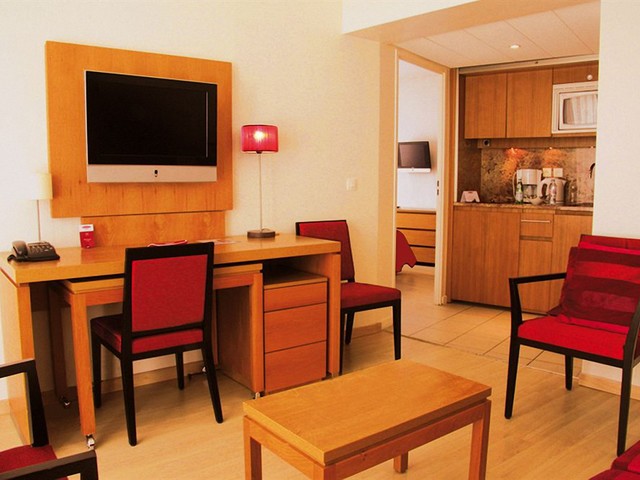 фото отеля Residhome Appart Hotel Courbevoie la Defense (ex. Residhome Appart Hotel Parc du Millenaire) изображение №41