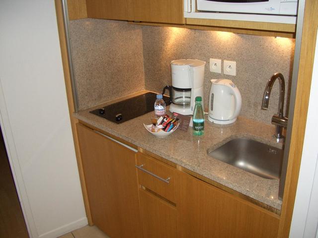 фото Residhome Appart Hotel Courbevoie la Defense (ex. Residhome Appart Hotel Parc du Millenaire) изображение №18