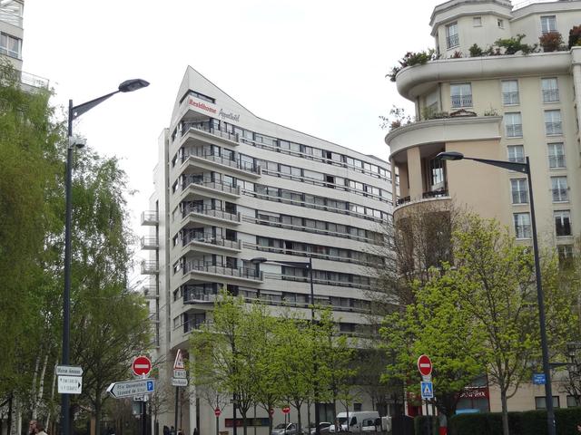 фото Residhome Appart Hotel Courbevoie la Defense (ex. Residhome Appart Hotel Parc du Millenaire) изображение №10