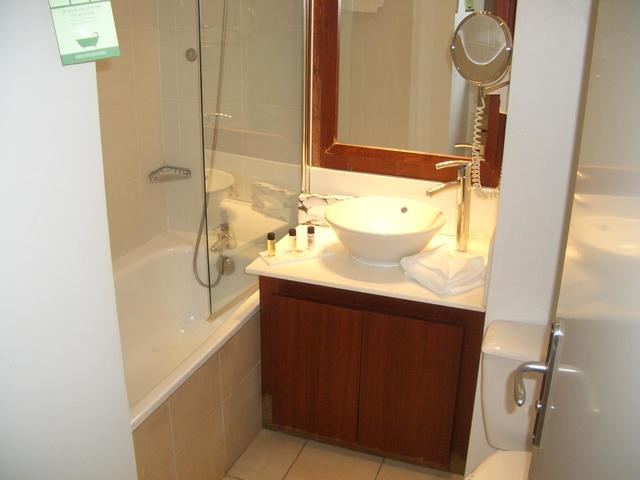 фото отеля Residhome Appart Hotel Courbevoie la Defense (ex. Residhome Appart Hotel Parc du Millenaire) изображение №5