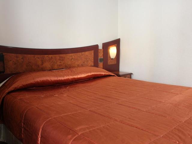фото отеля Eurohotel Paris Nord (ex. Euro Hotel Sovereign Paris Saint-Denis) изображение №13