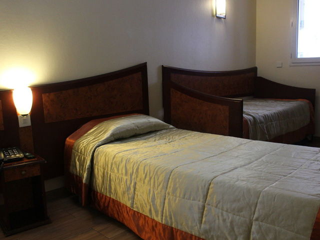 фото Eurohotel Paris Nord (ex. Euro Hotel Sovereign Paris Saint-Denis) изображение №6