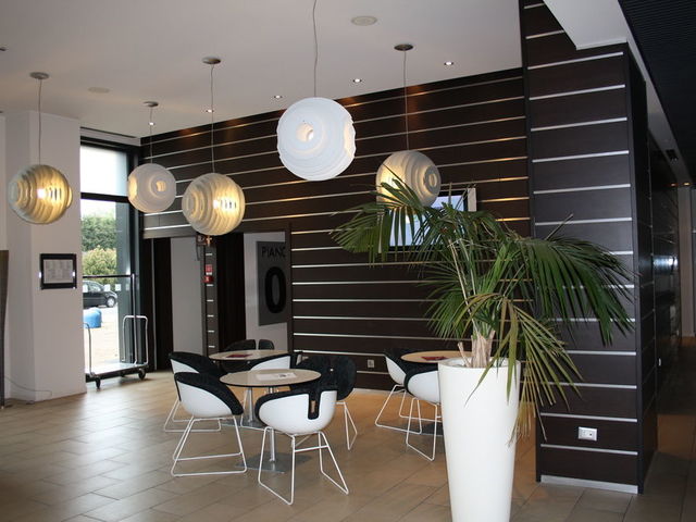 фото IH Hotels Milano Gioia (ех. Express by Holiday Inn Milan Bicocca) изображение №14