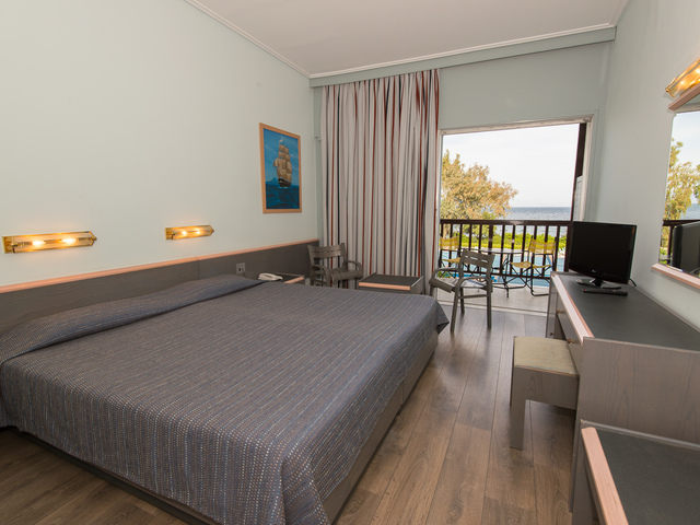 фотографии Golden Coast Hotel & Bungalows изображение №24
