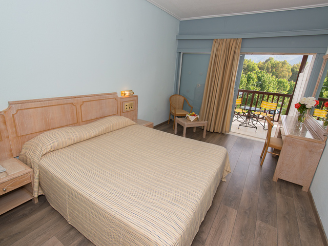 фотографии Golden Coast Hotel & Bungalows изображение №20