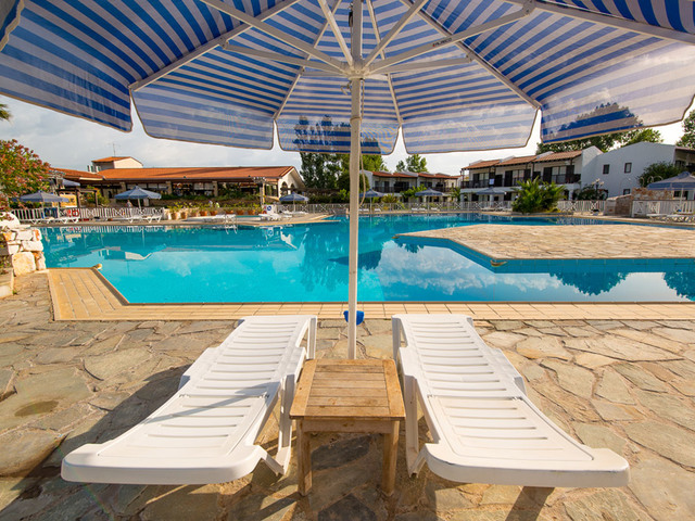 фотографии Golden Coast Hotel & Bungalows изображение №16