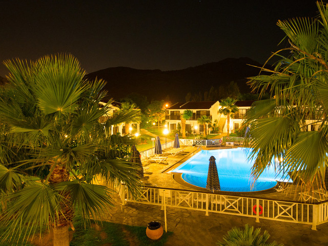 фото отеля Golden Coast Hotel & Bungalows изображение №13