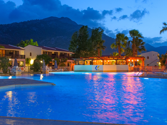 фотографии Golden Coast Hotel & Bungalows изображение №12