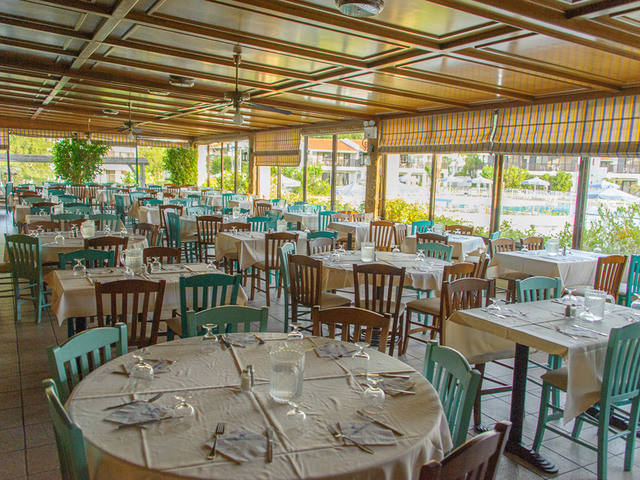 фотографии Golden Coast Hotel & Bungalows изображение №4