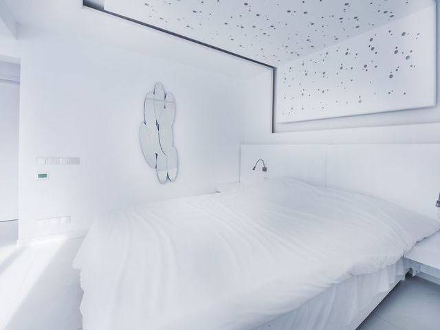 фото отеля So Nice Boutique Suites изображение №21
