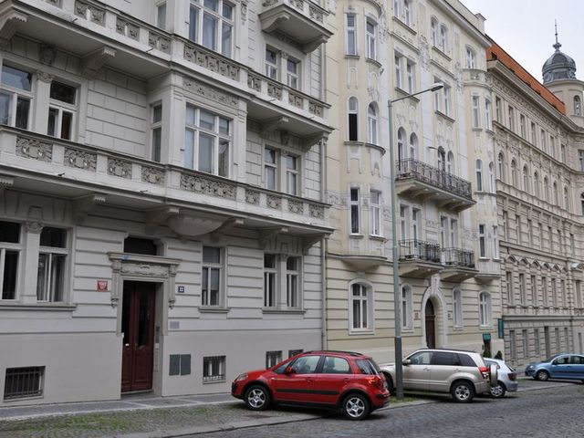 фото отеля Green Oasis Wenceslas Square Apartment (ex. Green Oasis Apartments) изображение №1