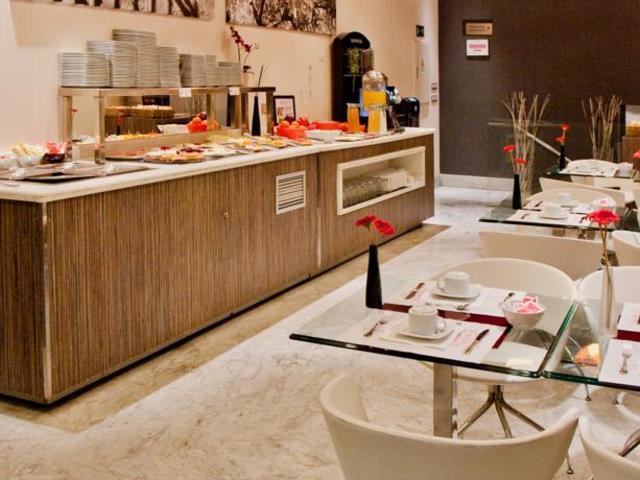 фото отеля Petit Palace Santa Cruz изображение №33