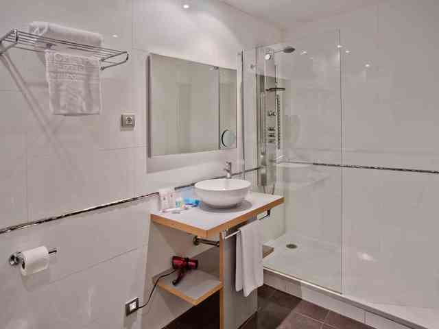 фото отеля Petit Palace Santa Cruz изображение №17