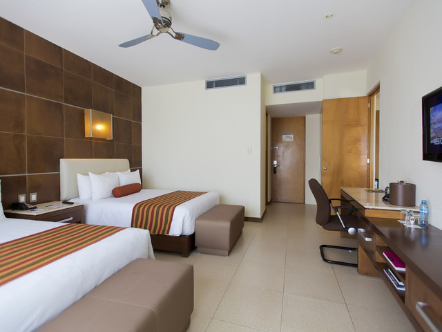 фото отеля Krystal Urban Cancun (ex. B2b Malecon Plaza Hotel & Convention Center) изображение №29