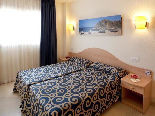 фото H TOP Royal Sun Suites (ex. H TOP Santa Susanna) изображение №18