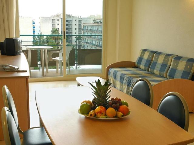 фотографии отеля H TOP Royal Sun Suites (ex. H TOP Santa Susanna) изображение №3