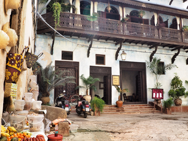 фото отеля Emerson on Hurumzi (ex. 236 Hurumzi) изображение №1