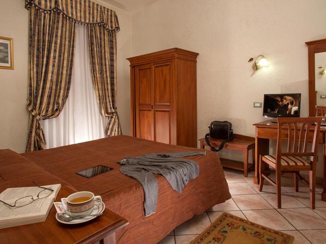 фотографии отеля Hotel Grifo изображение №15