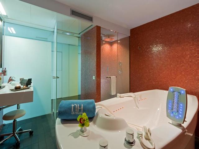фото отеля NH Collection Barcelona Constanza изображение №13