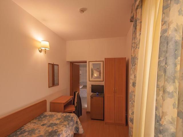 фотографии отеля  Hotel Tirreno изображение №3