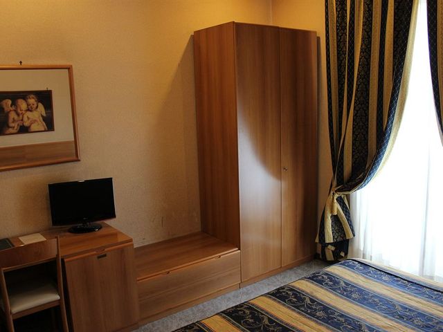 фото Dependance Hotel Dei Consoli изображение №18