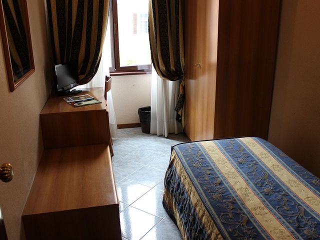 фотографии Dependance Hotel Dei Consoli изображение №12