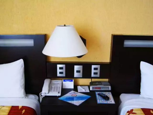 фотографии отеля Howard Johnson Plaza Hotel Las Torres изображение №7