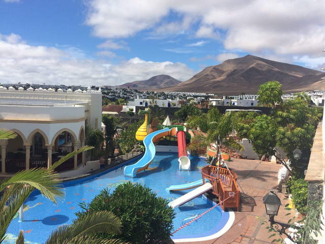 фото отеля Gran Castillo Tagoro Family & Fun Playa Blanca (ex. Dream Gran Castillo Resort) изображение №1