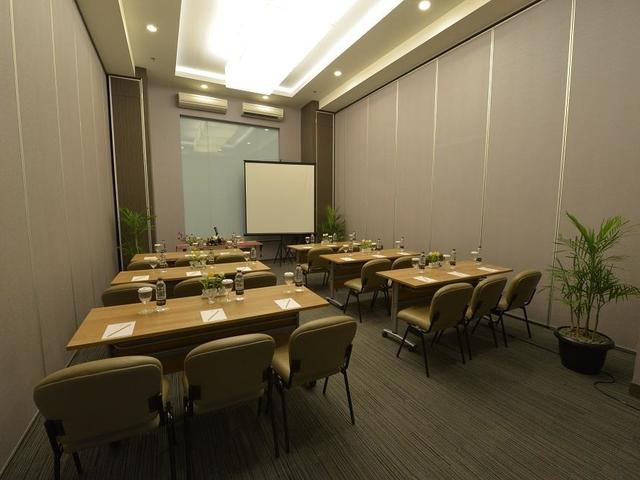 фотографии отеля Pranaya Suites изображение №11