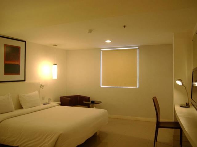 фото отеля The Plaza Hotel Glodok изображение №5