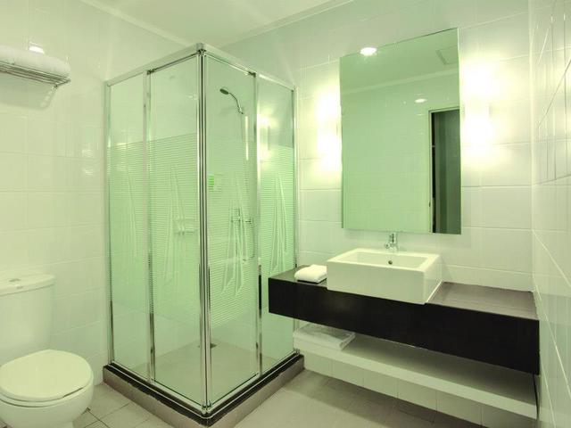 фотографии The Plaza Hotel Glodok изображение №4