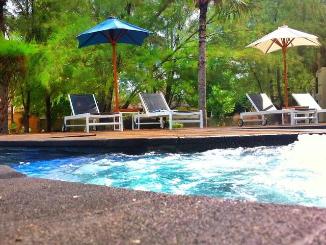 фото отеля Jambuluwuk Oceano Resort изображение №25