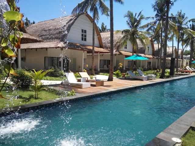 фото отеля Jambuluwuk Oceano Resort изображение №1