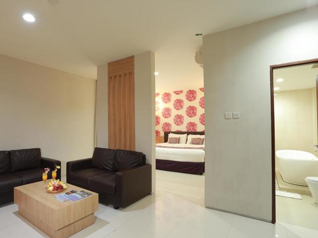 фото Lombok Plaza Hotel & Convention изображение №26