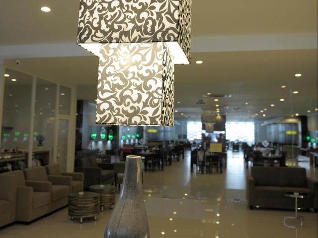 фото отеля Lombok Plaza Hotel & Convention изображение №25