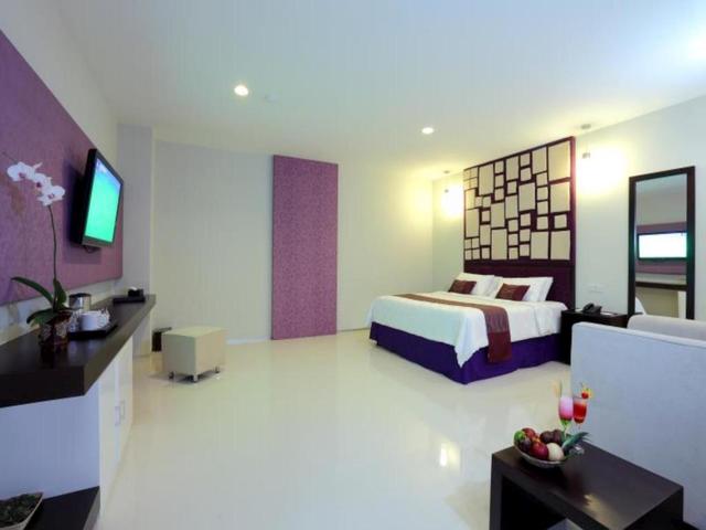 фото отеля Lombok Plaza Hotel & Convention изображение №9