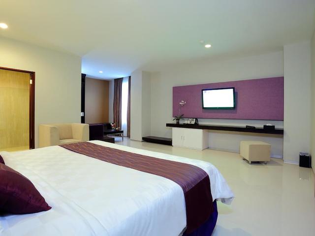 фото отеля Lombok Plaza Hotel & Convention изображение №5