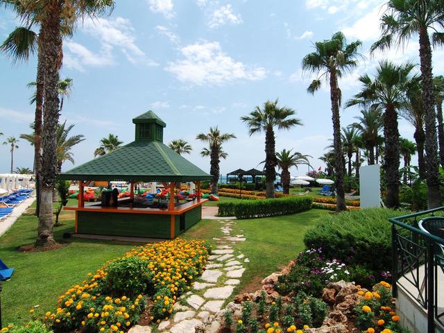 фото отеля Adora Golf Resort изображение №37