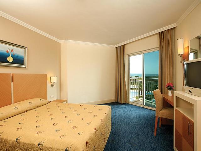 фотографии Crystal Admiral Resort Suite & Spa (ex. Ardisia Deluxe Resort) изображение №16