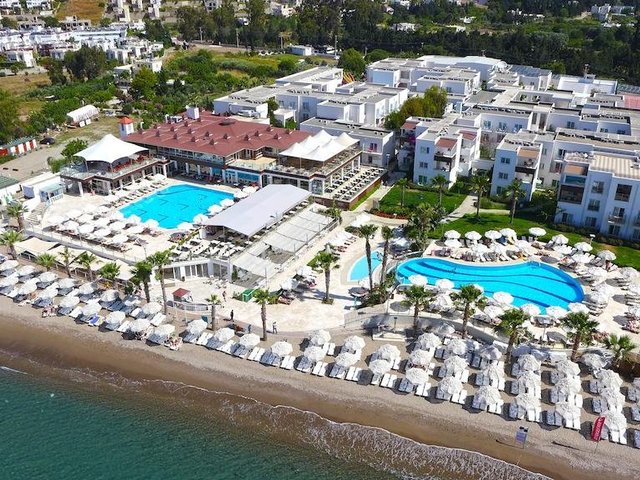 http://Armonia%20Holiday%20Village%20&%20Spa%20(ex.%20Club%20Armonia)